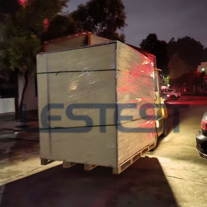 <strong>莱思复合盐雾试验箱顺利出货</strong>